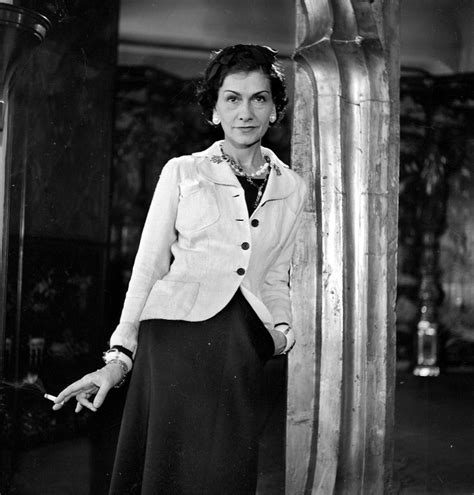 coco chanel biographie resume|coco chanel enfance.